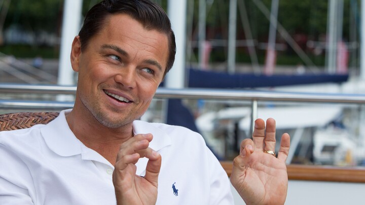 The Wolf of Wall Street เริ่มต้นด้วยเครื่องหมายอัศเจรีย์มากมายและจบลงด้วยเครื่องหมายคำถามมากมาย