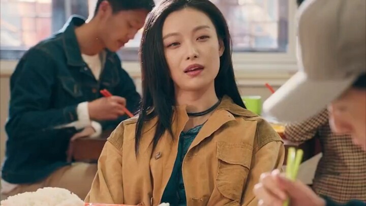 Ba lần vô địch võ thuật toàn quốc, cô Tây này thật tài giỏi! Đám đông như vậy thì có ích gì? Bảo vệ 