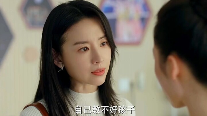 Bà nội trọng nam khinh nữ, chỉ mong có cháu trai, khiến cô cháu gái luôn muốn được làm con trai.