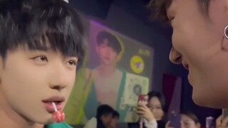 “通讯录也可以来哟”  长沙世界之窗NPC公主抱出圈 景区回应称不仅女生，还有男生求体验