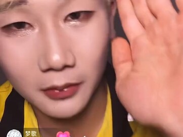 送外卖归来扁哥，假装下播给兄弟们最后一舞