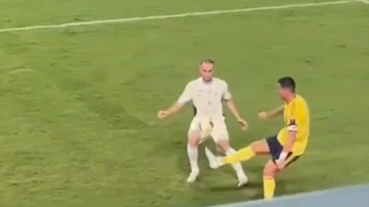 Brother Luo, give up on ball control.