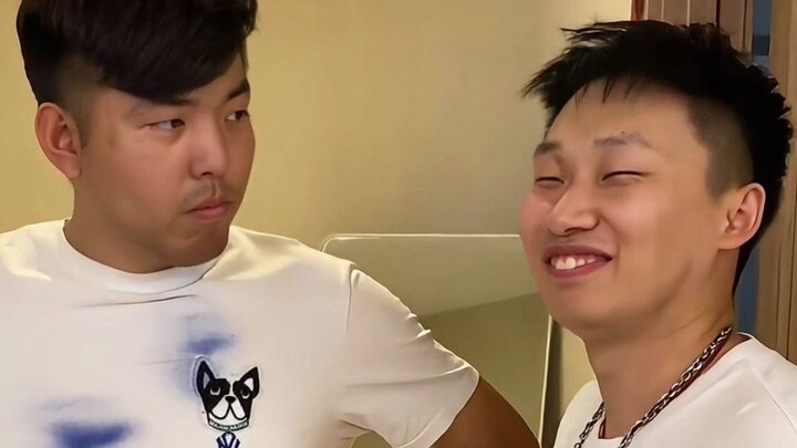 قمت بخداع زميلي في الغرفة باستخدام حبر سحري، وكانت العملية ممتعة للغاية، ثم جاءت نهاية مفاجئة تمامًا