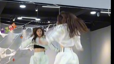 morejumpmore ฮานาริ มิโนริ ใช้คลิปวิดีโอต้นฉบับเพื่อเร่งความเร็วของนักเต้นจากดาว
