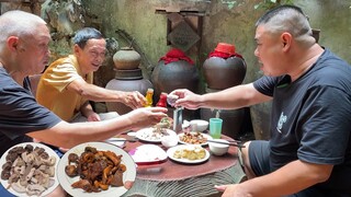 Lòng Rán + Bún Lòng Với Không Gian Ngồi Miễn Chê….