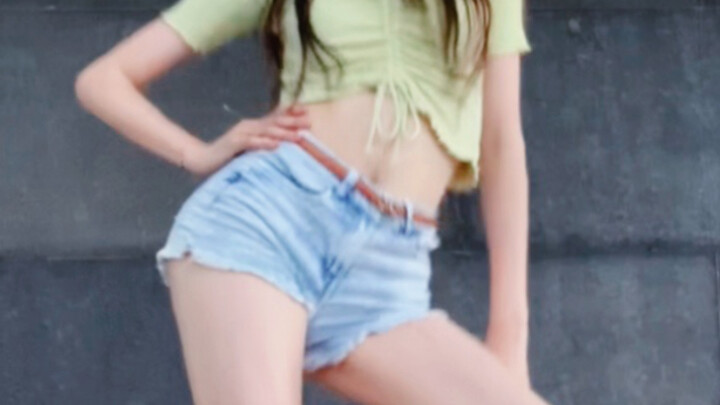 Apple's original vertical camera｜Long-legged hot girl｜Rookie version of Next Level dance