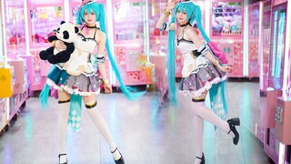 初音未来 很努力的跳了love it❤