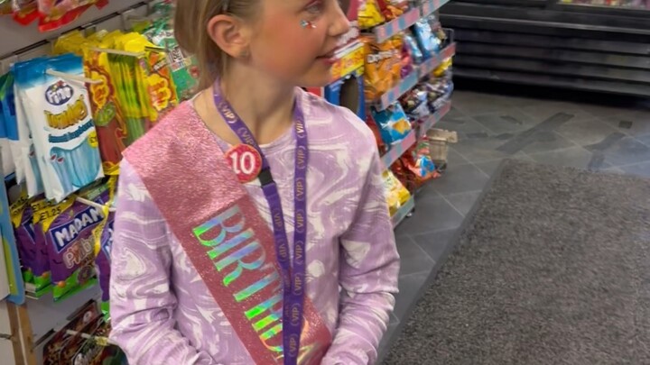 The princess invites you to her birthday party!