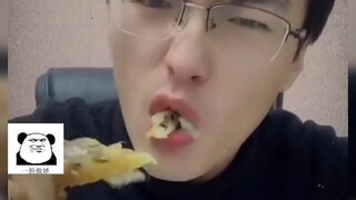 大脑正在跟胃商量