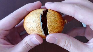 Mùi của một quả chanh được phơi khô trong không khí trong 156 ngày được cắt ra và ngâm trong nước sẽ