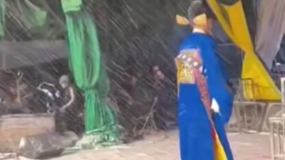 Grassroots performers put on a show in -7°C snowstorm—truly no easy feat!