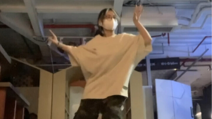 What would it look like if the choreographer danced LEFT RIGHT? (First practice version)
