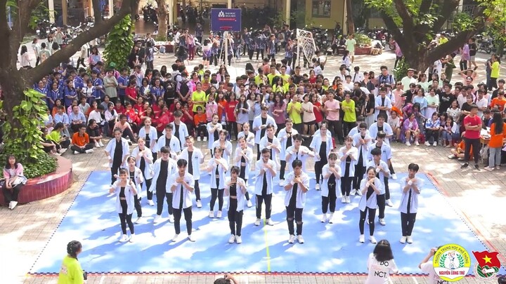 FLASHMOB NGUYỄN CÔNG TRỨ 2020 | 12A15 - TOP 20
