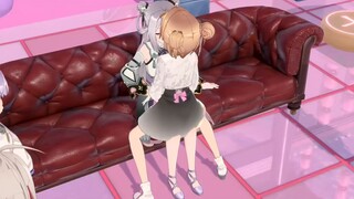 "It's so scary. Why is she sitting facing me?" Close your eyes! Take turns sitting on her and guess 