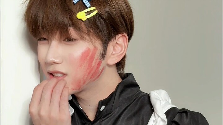 Apa yang bakal terjadi kalau kamu dan musuh bebuyutanmu tidur di ranjang yang sama…?