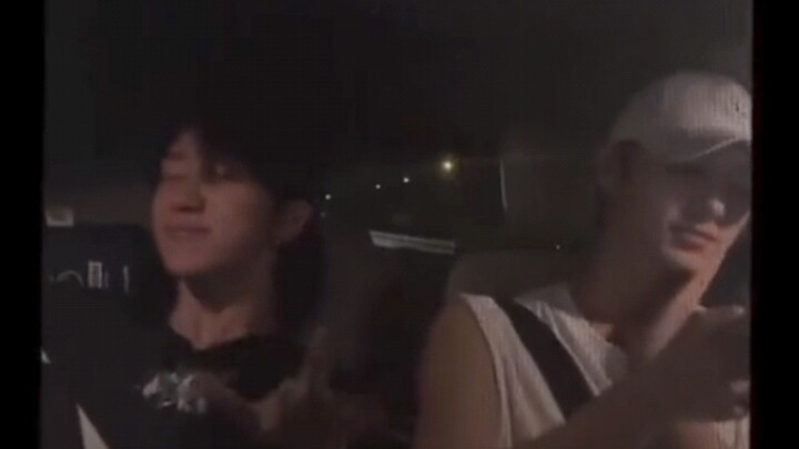 Bình luận nóng trên mạng quốc tế: Seokmin và Moonhyun hát bài tiếng Trung “Người bạn cùng bàn”