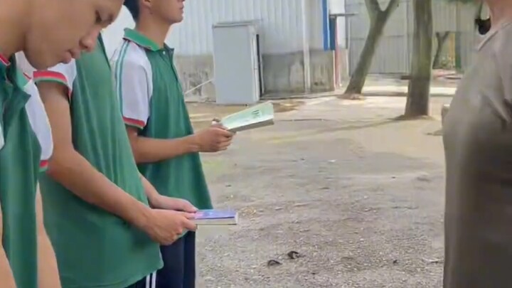 Lebih capek baca buku atau kerja kasar? Anak pemberontak.