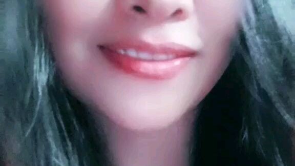 nasasaktan pero smile parin😁