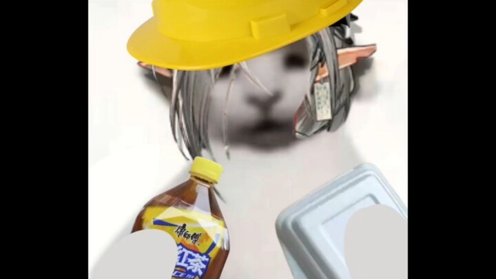 “Tiến sĩ, hay là anh cưới em đi? Dù em chẳng có tiền cũng chẳng biết dựng hình.”