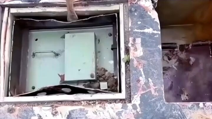 Orang asing berani merekam apa saja