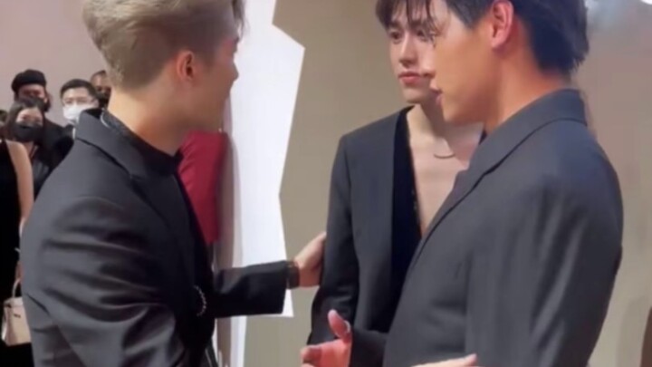 หวังเจียเอ่อร์: พวกคุณต้องใช้ชีวิตให้ดีนะ รู้ไหม?