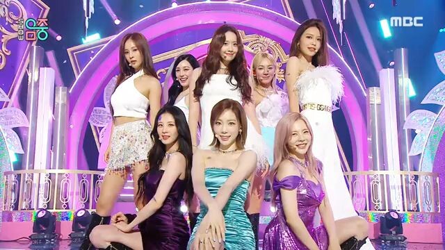 Girls Generation - FOREVER 1 Live (Epic Comeback)