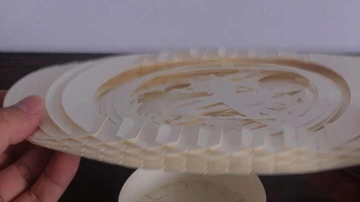 قبل ثانية كان مسطّحًا، وفي لحظة واحدة أصبح دائريًا!