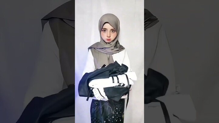 Bingung kan mau pilih skin yang mana #cosplay #cosplayer #anime #hijabcosplay