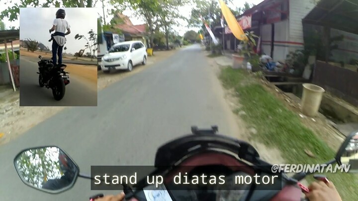 Stand up Mengendarai Motor..?