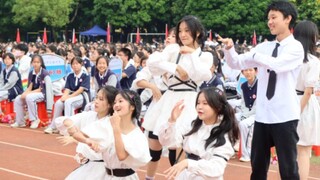 【O.O超燃翻跳】文园中学校运会开幕式｜初中生拯救内娱？！