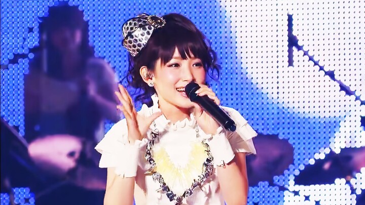 Nanjo Aino tiru Eri Ayase yang pintar dan pintar sebagai fripSide, super imut!