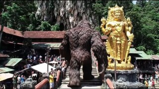 Bigfoot pertama kali datang Malaysia! 🤩 Dari KLCC, Putrajaya, Batu Caves sampai Bukit Bintang, dia