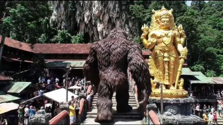 Bigfoot pertama kali datang Malaysia! 🤩 Dari KLCC, Putrajaya, Batu Caves sampai Bukit Bintang, dia