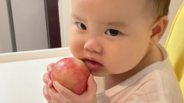 Mọc răng ngứa đến thế à? Đào dầu hù hết hồn, hóa ra chẳng hề hấn gì!