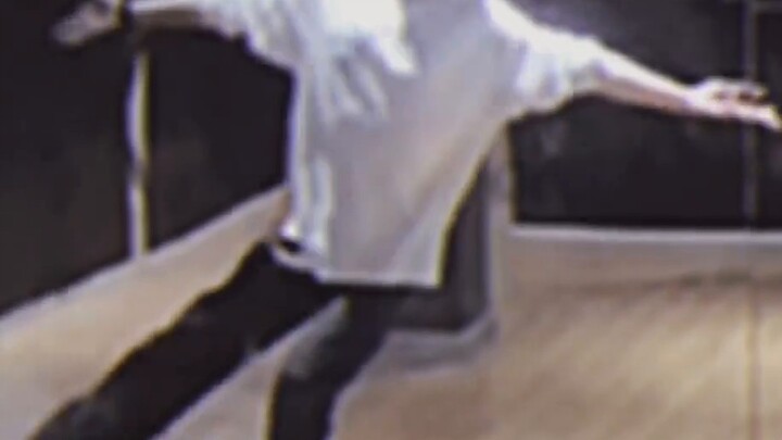 [Flip Dance] Ancient style flip dance for boys ~ Ask Begonia on a light rainy night