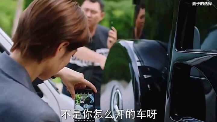 A textbook-perfect approach to handling a traffic accident.