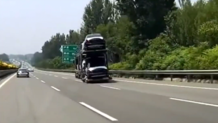 The front wheel exploded! This technique is really amazing