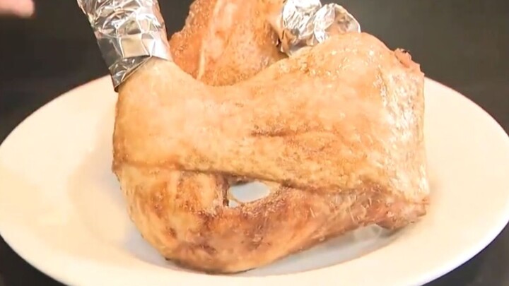 เซียนไก่ทอดญี่ปุ่น กับน้ำมันเก่าหม้อเดียวที่สั่งสมฝีมือมา 66 ปี ถามหน่อยว่าคุณจะทนไหวไหม