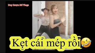 Kẹt cái mép rồi🤣🤣🤣