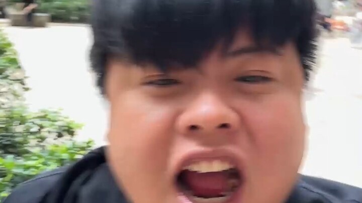 Does my blind date seem unimpressed with me?