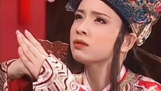 Astaga! Bagaimana sutradara bisa meyakinkannya, seorang peri untuk memerankan siluman katak!