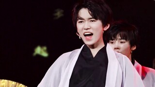 See how the post-00s Chinese beautiful boy amazes everyone with his traditional Chinese style stage 
