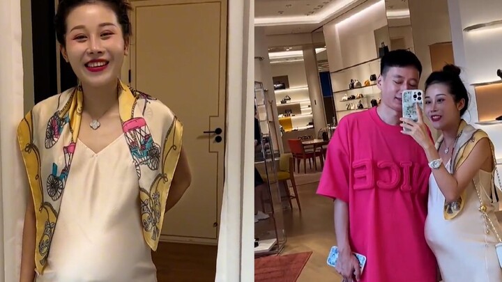 أم لطفلين في الأسبوع الـ37 من الحمل تزن 47.5 كجم.. زوجها يخطط لمكافأتها على زيادة الوزن بحقيبة ماركة