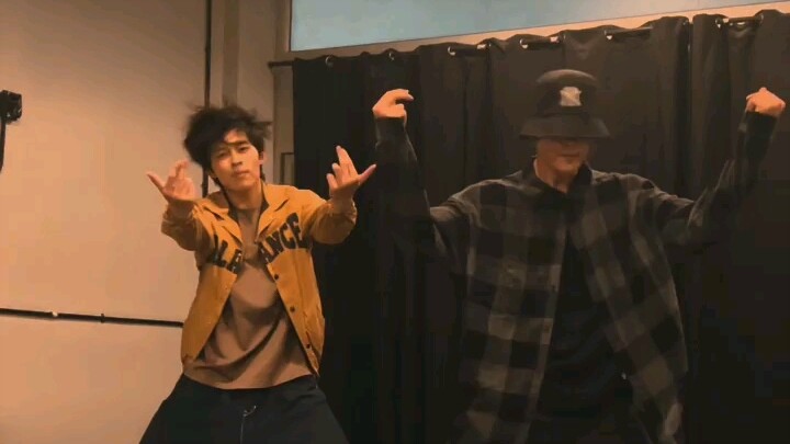 三塔和小面包联动了