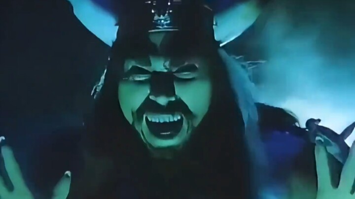 I’ve never seen a ghost king this ruthless—six golden-armored zombies can’t even take him down!