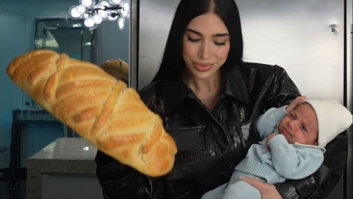 Ý nghĩa của ẩm thực: Một chiếc bánh sừng bò 🥐 = Một nụ cười ✨