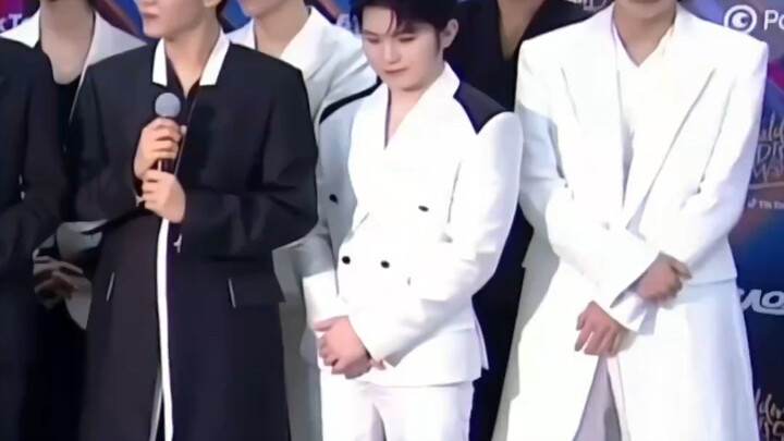 【SEVENTEEN】Kapan ya aku nonton video penukaran posisi ini tanpa ngakak??? Hahaha!