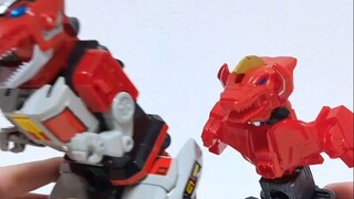 [哪个是2025年的玩具？好难猜哦！]万代3月底 DXROBO UNIVERSE 恐龙战队麦克佐德与1993年老玩具对比