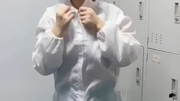 Membujukku ke pabrik untuk memasang sekrup