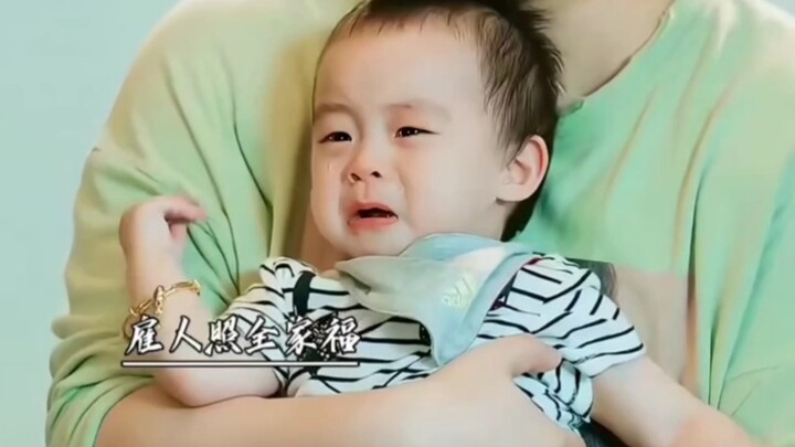 The real awkward social death moment: a man coaxed the kid all the way home